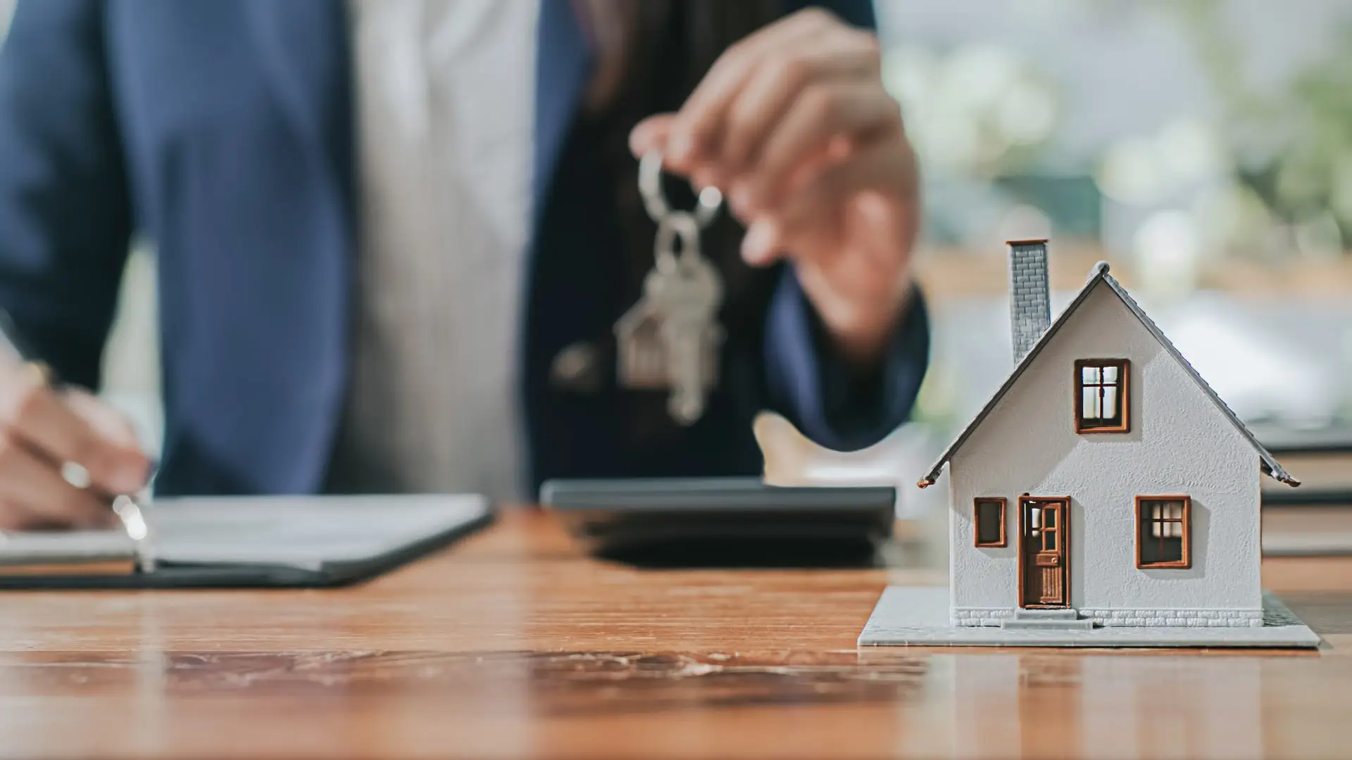 qui peut obtenir la carte professionnelle immobilier